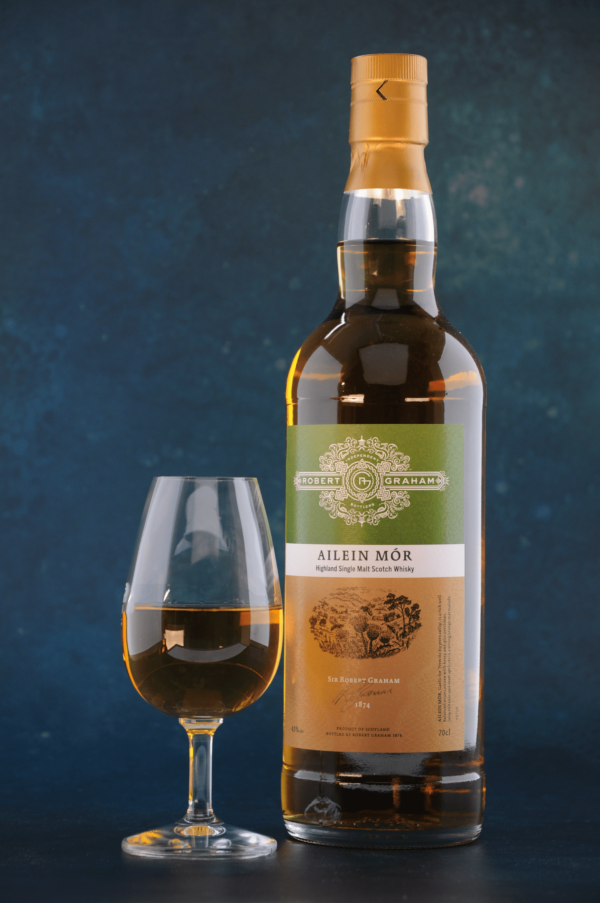 Ailein Mor Single Malt Whisky Lifestyle