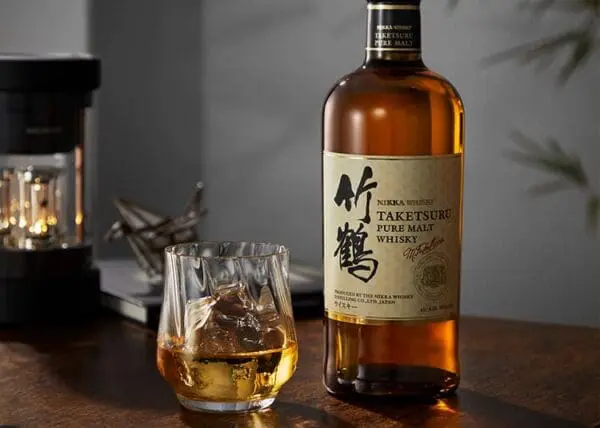 Nikka Whisky Taketsuru Pure Malt - Image 2